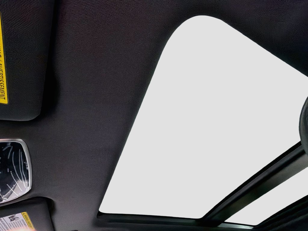 New 2027 Fuji White Land Rover SE image 23