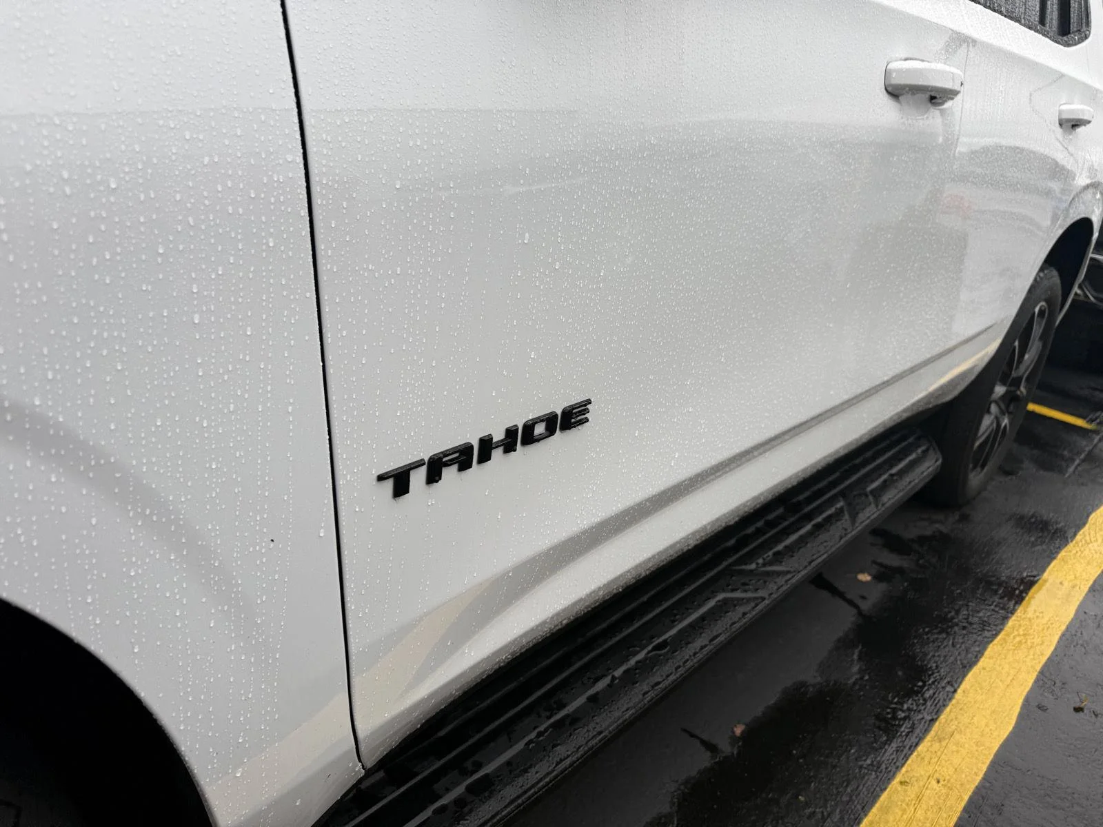 Used 2024 Summit White Chevrolet RST image 3