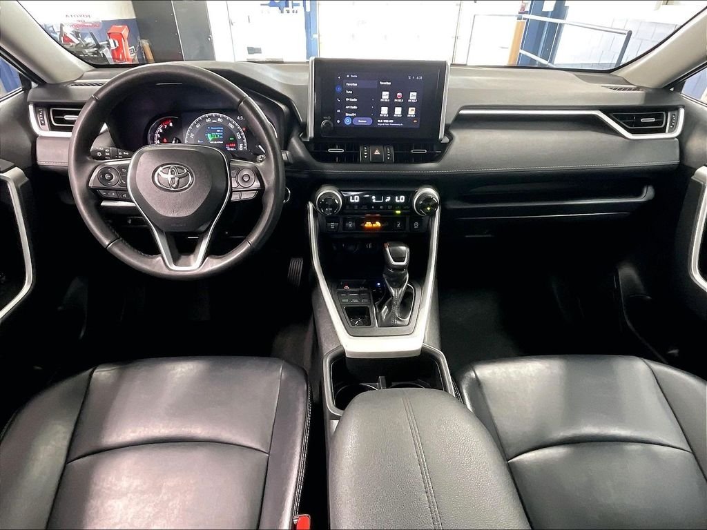 Used 2024 Silver Toyota XLE Premium image 22