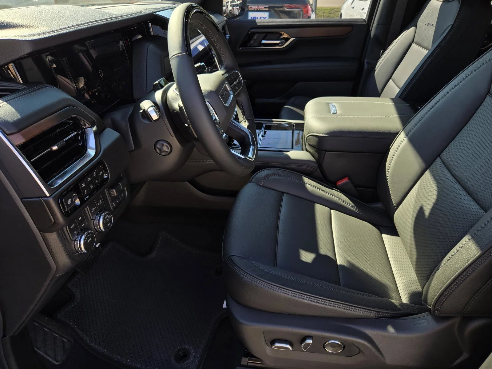 2026 GMC Yukon XL Denali - Photo 6