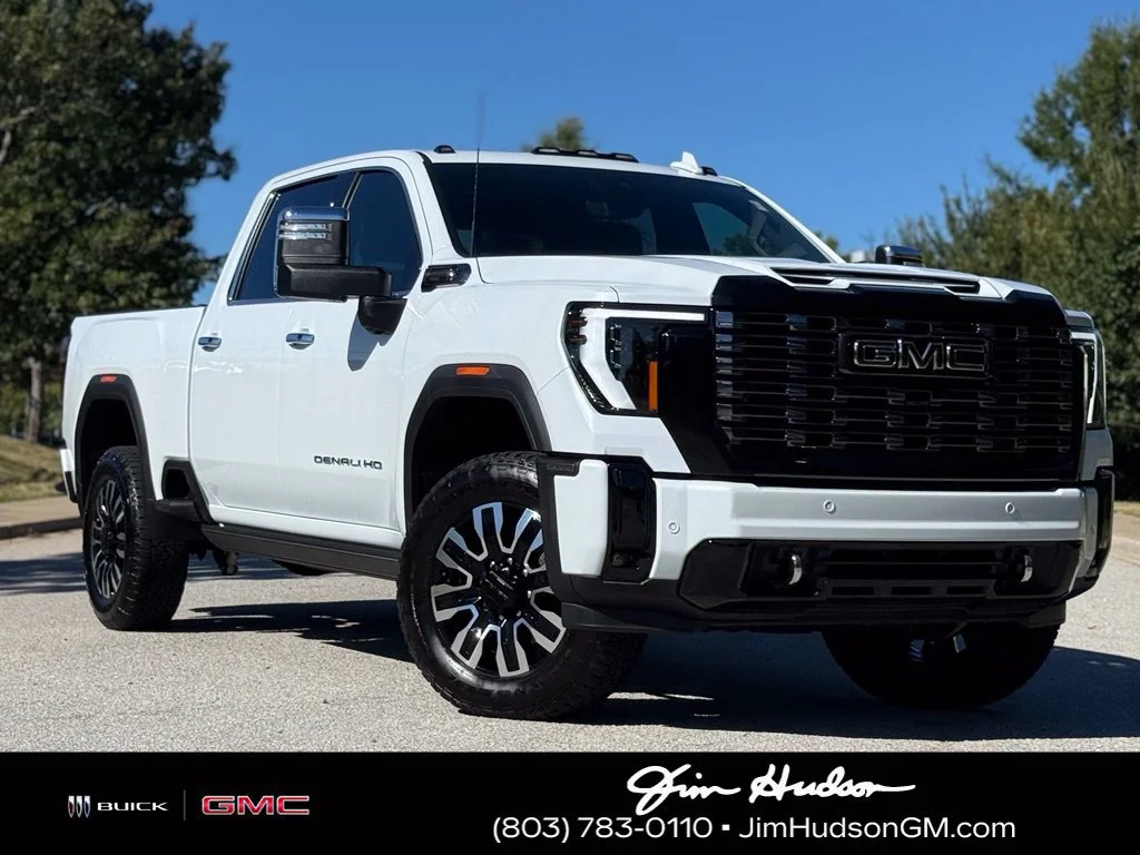 Used 2026 Glacier White Tricoat GMC Denali Ultimate image 2