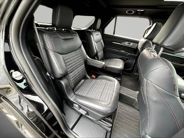 New 2026 Agate Black Metallic Ford ST-Line image 44