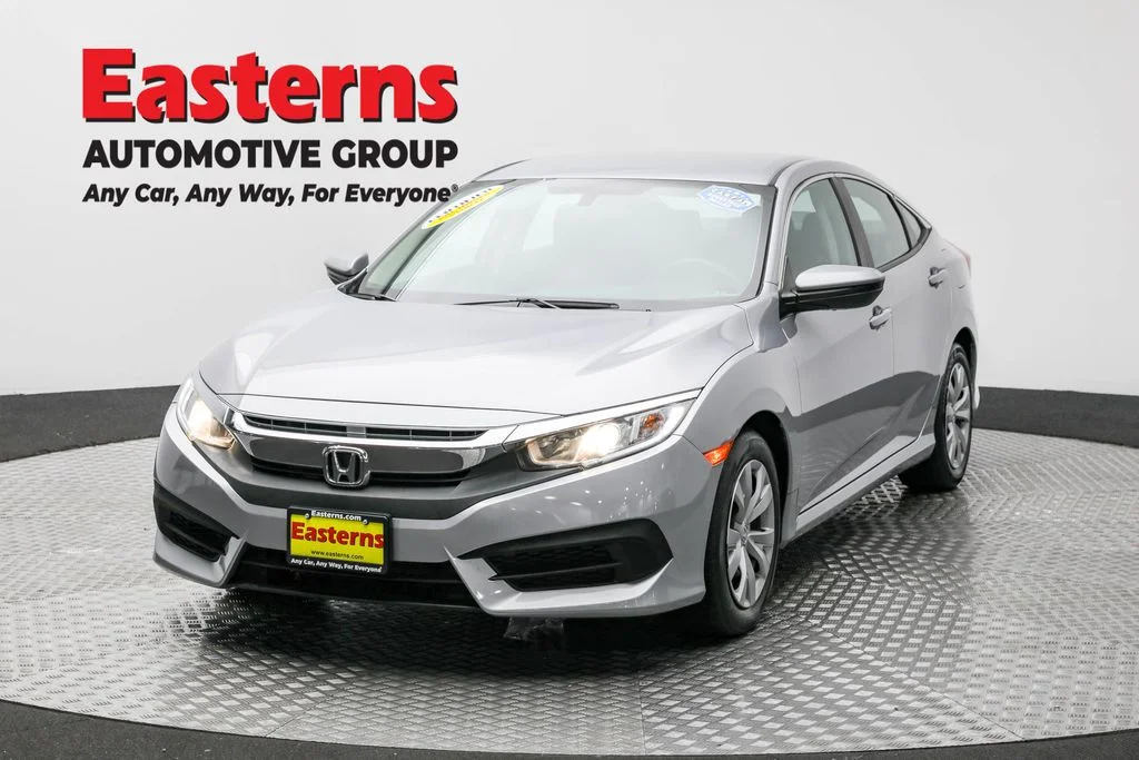 Used 2018 Silver Honda LX image 1