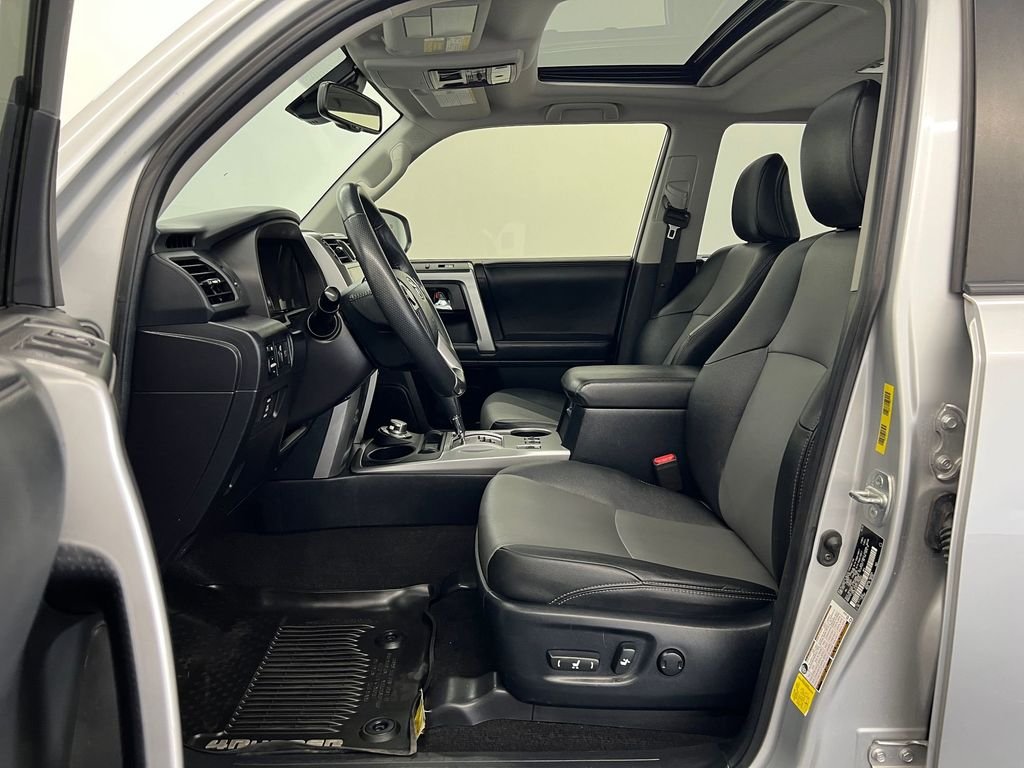 2020 Toyota 4Runner SR5 Premium photo 3