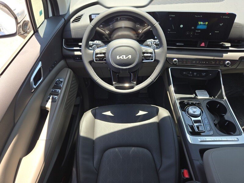 New 2026 Snow White Pearl Kia EX image 9