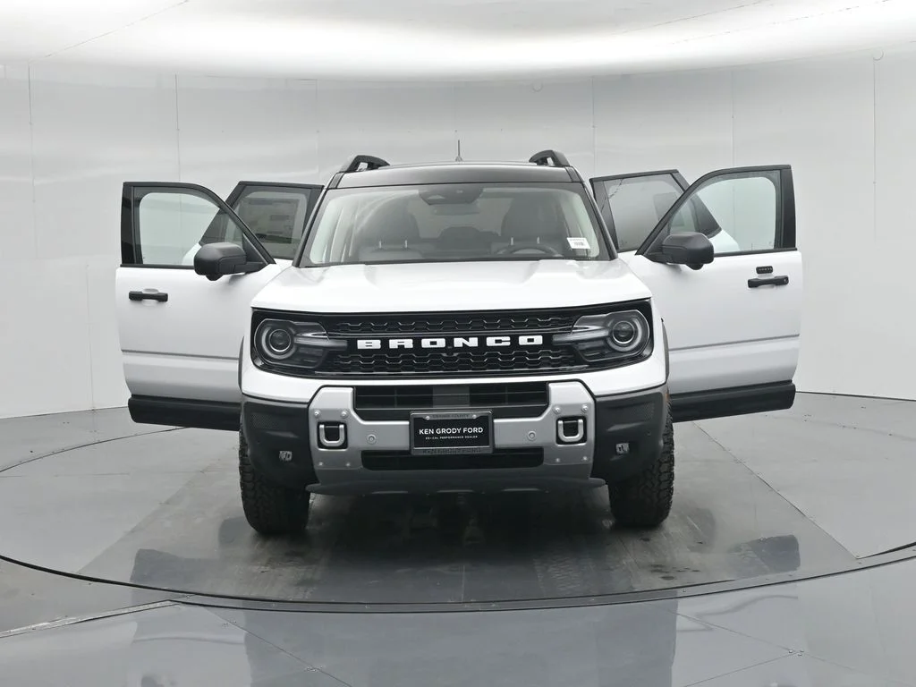 New 2026 Oxford White Ford Badlands image 32