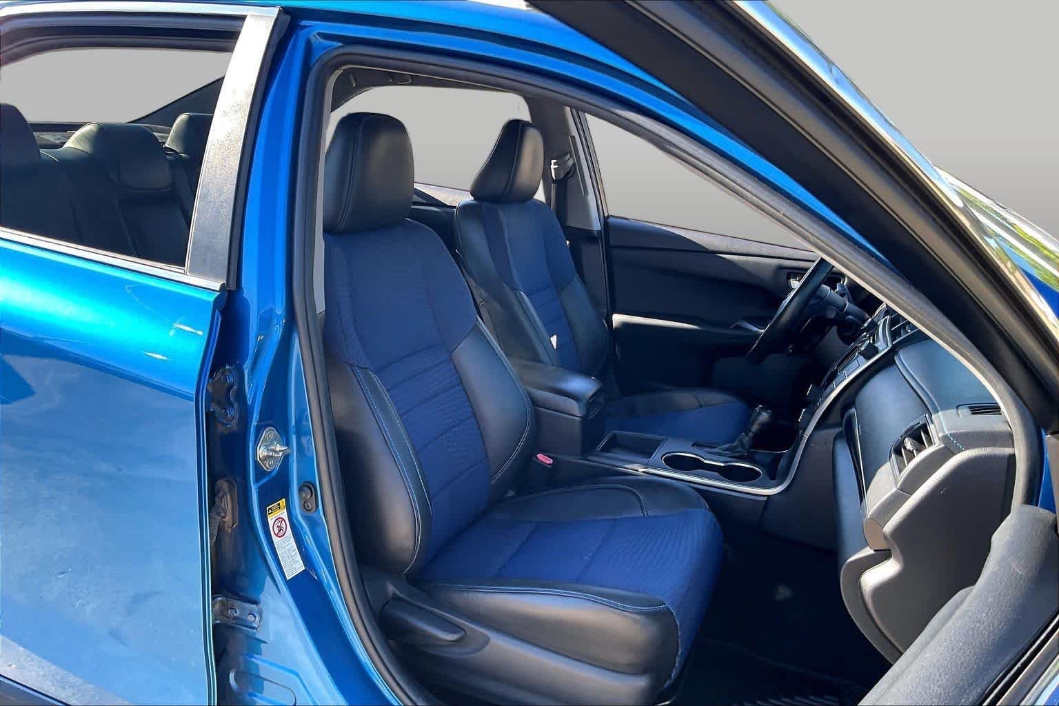 Used 2016 Blue Streak Metallic Toyota SE w/Special Edition Pkg image 9