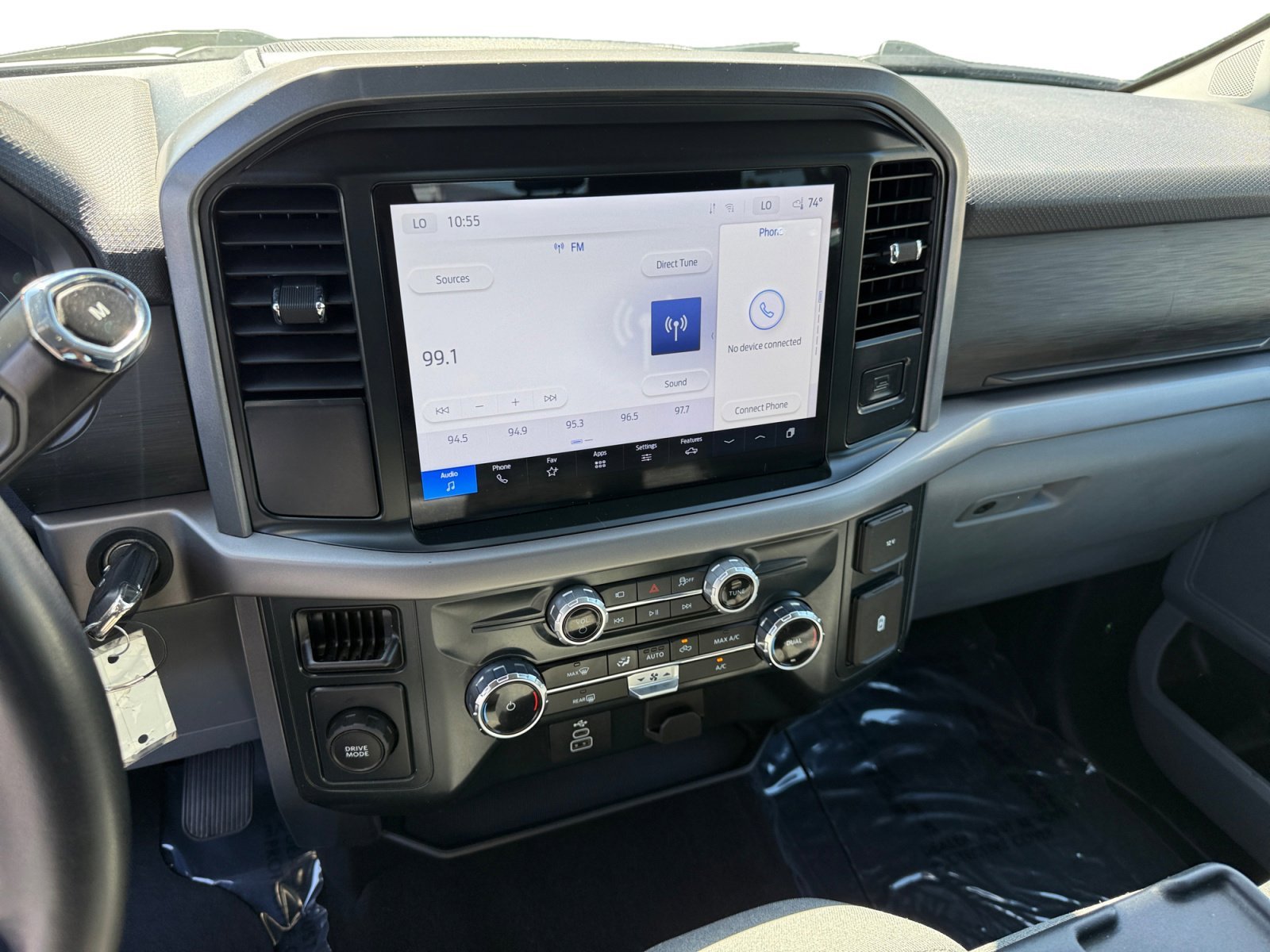 Used 2025 Oxford White Ford XLT image 12