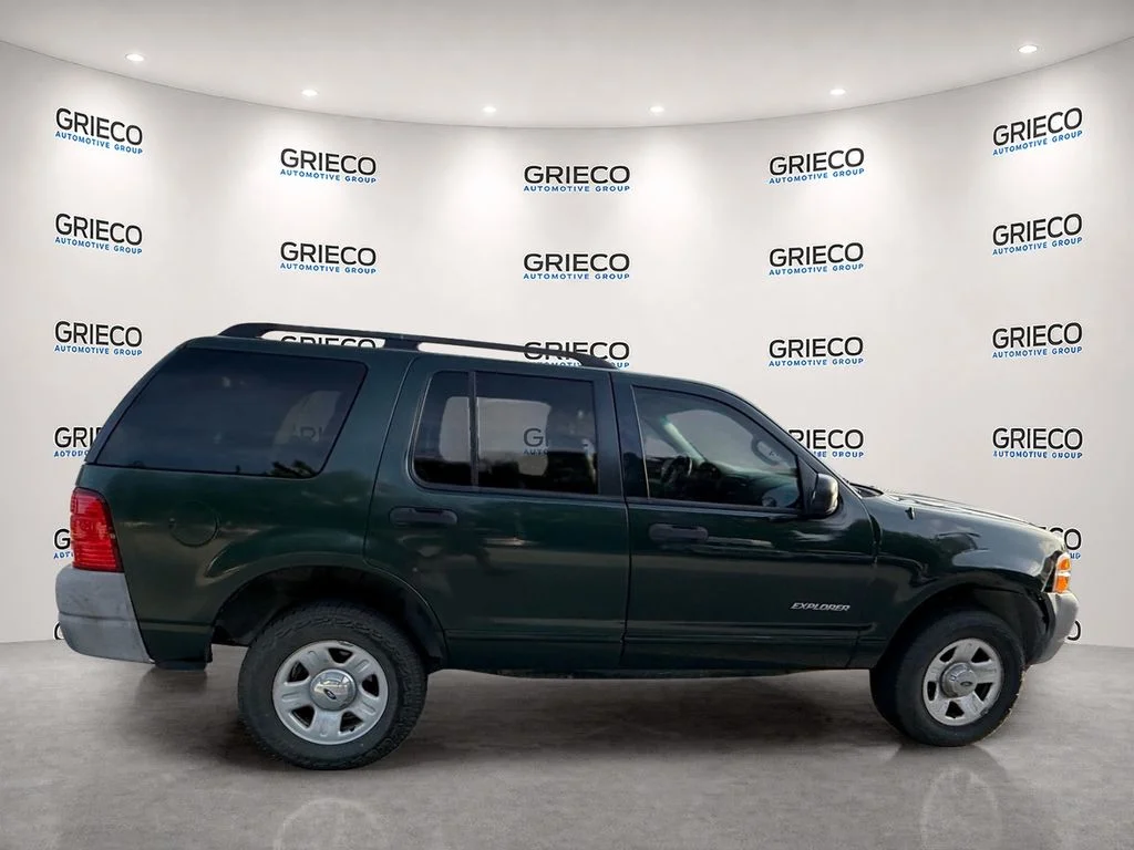 Used 2002  Ford XLS image 8