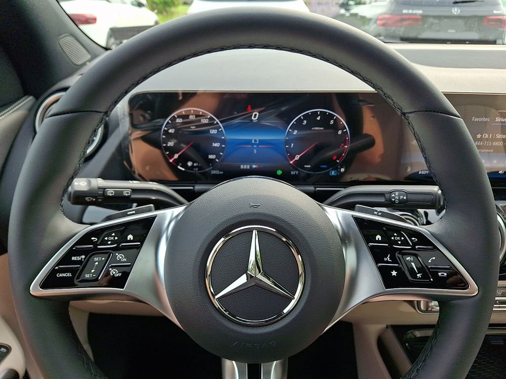 New 2026 Polar White Mercedes-Benz GLA 250 image 17