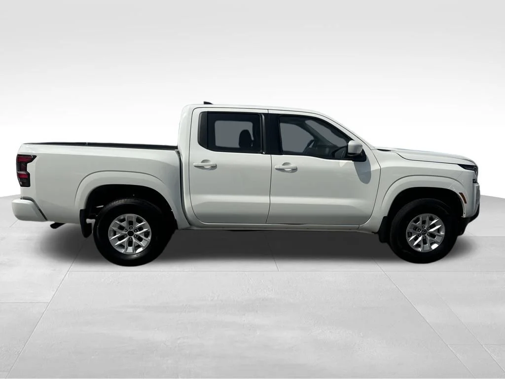 2024 Nissan Frontier SV - Photo 8