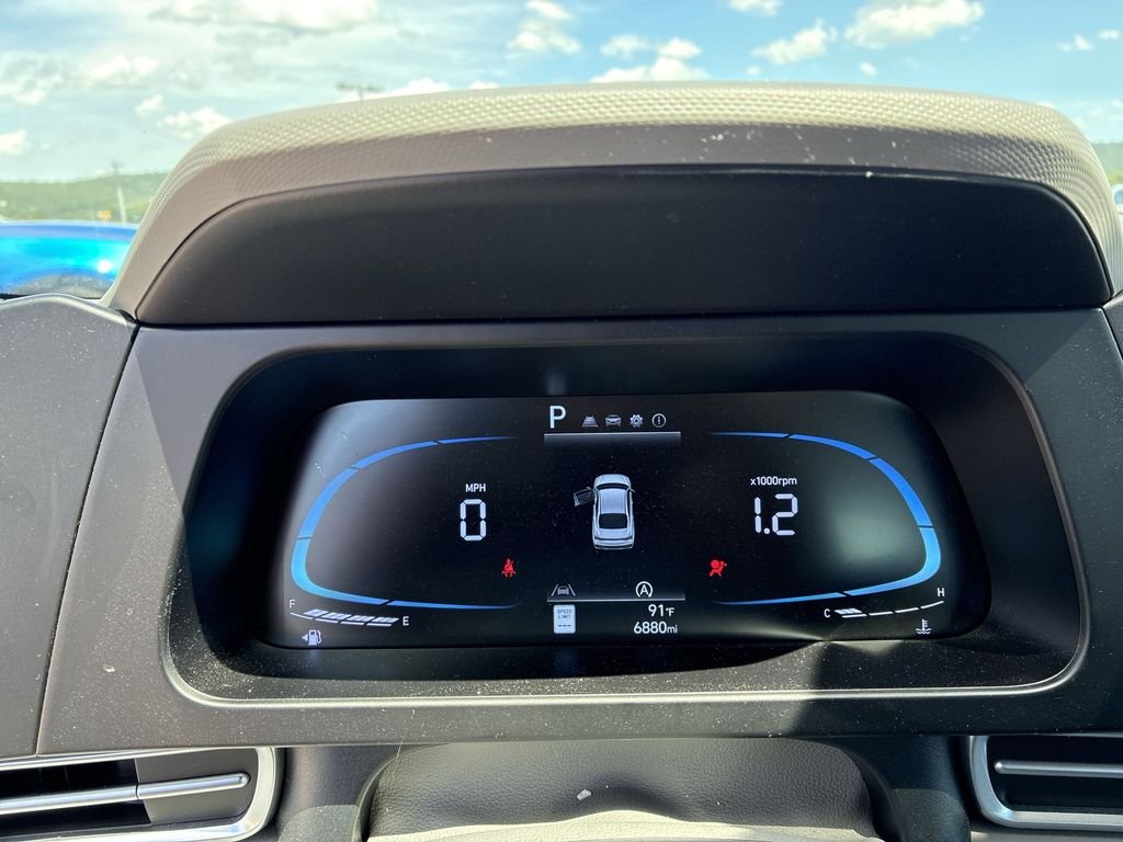 Used 2025 Blue Hyundai SE image 15