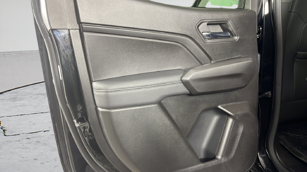 Used 2024 Black GMC Elevation image 18