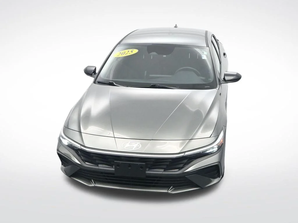 Used 2025 Amazon Gray Hyundai SEL Sport image 30