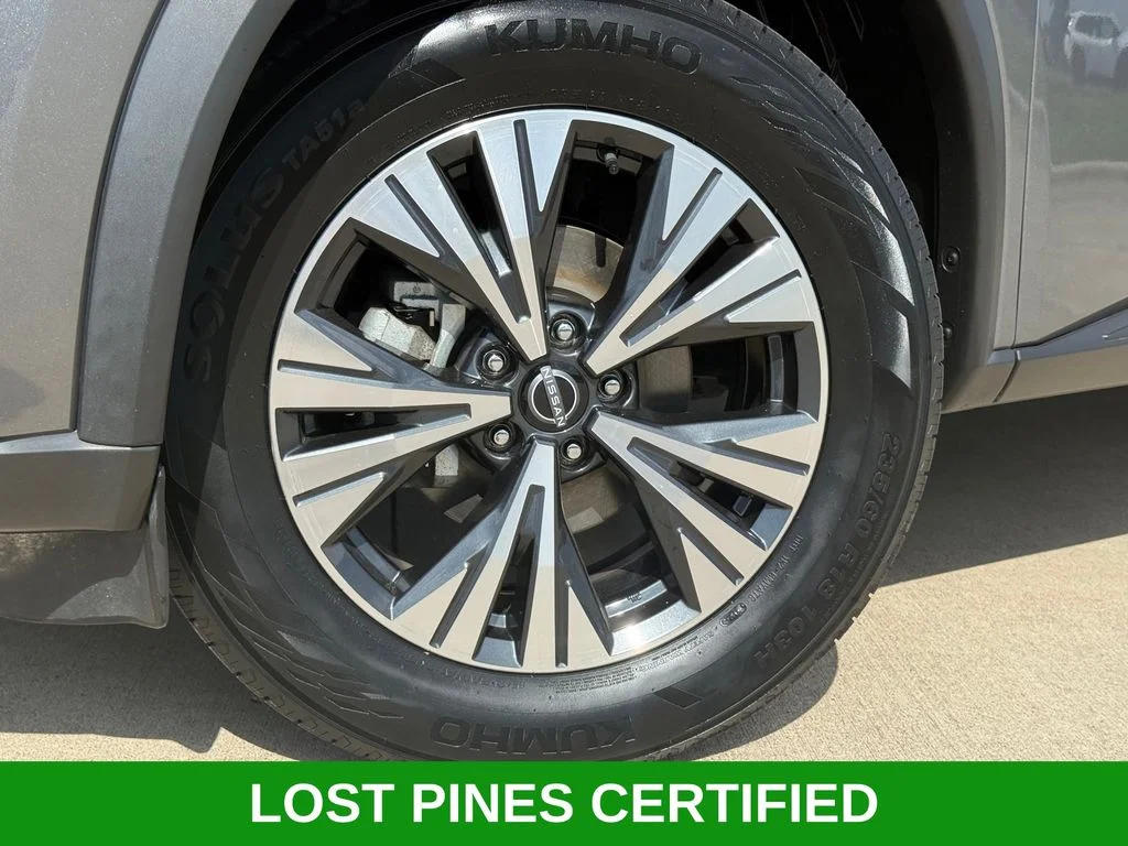 Used 2023 Gray Nissan SV image 3