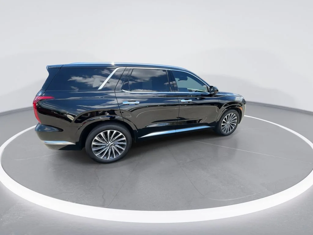 Used 2024 Black Hyundai Calligraphy image 9