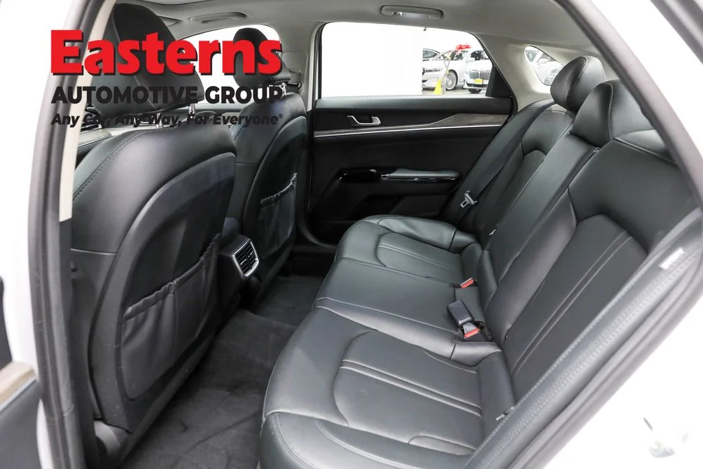 Used 2022 White Kia EX image 23