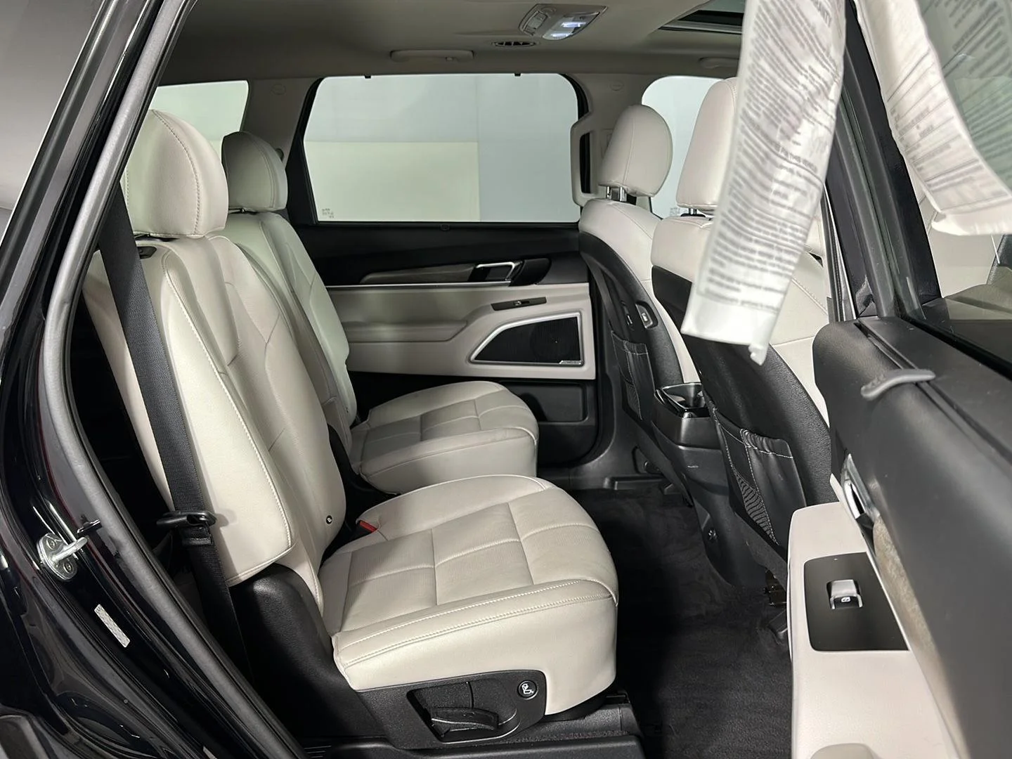 Used 2021 Ebony Black Kia EX image 36