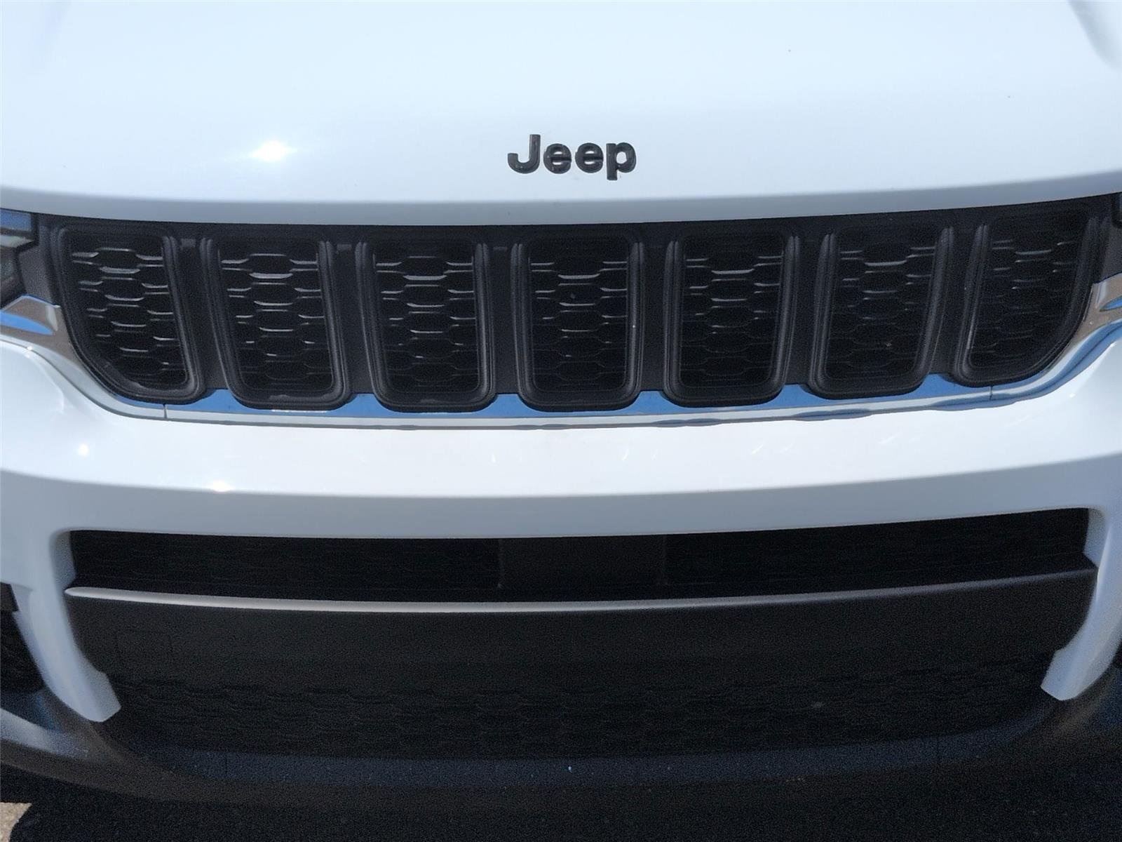 Used 2024 Bright White Clearcoat Jeep Laredo X image 14