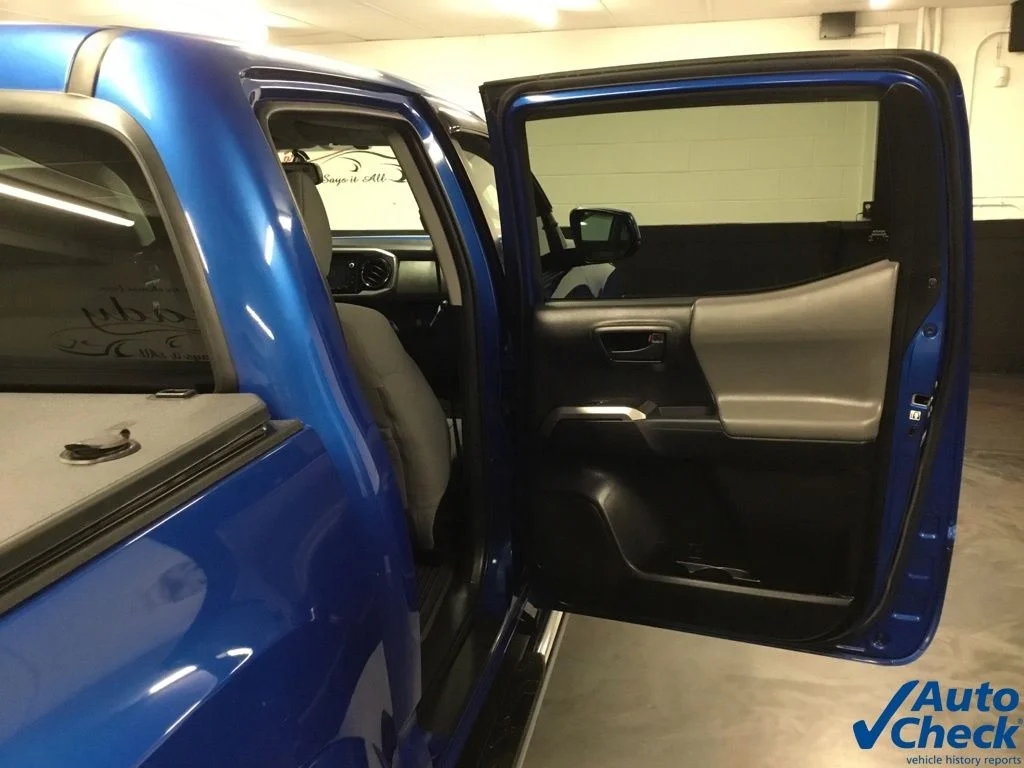 Used 2017 Blue Toyota SR5 image 29