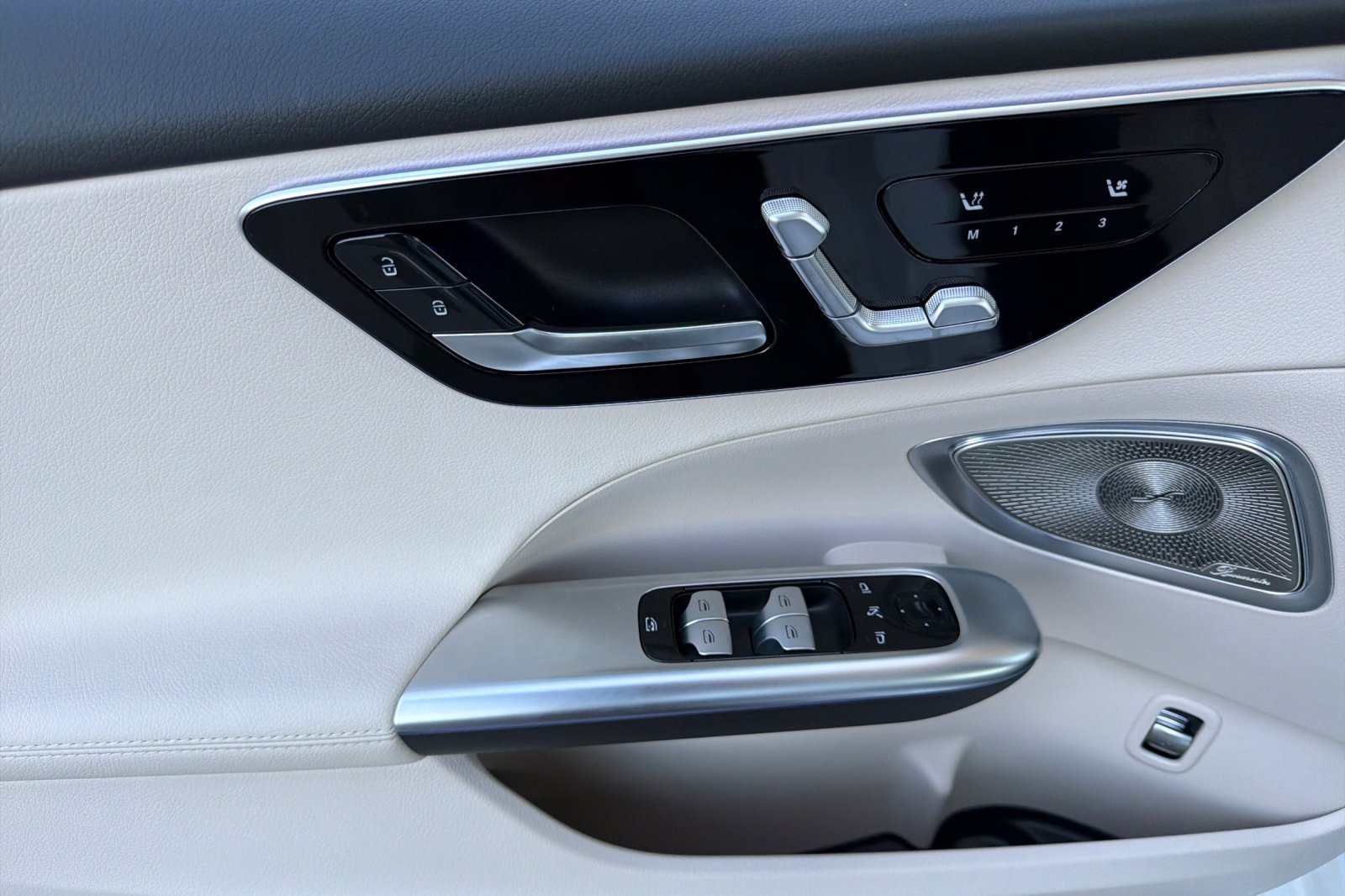 New 2026 Polar White Mercedes-Benz C 300 image 25