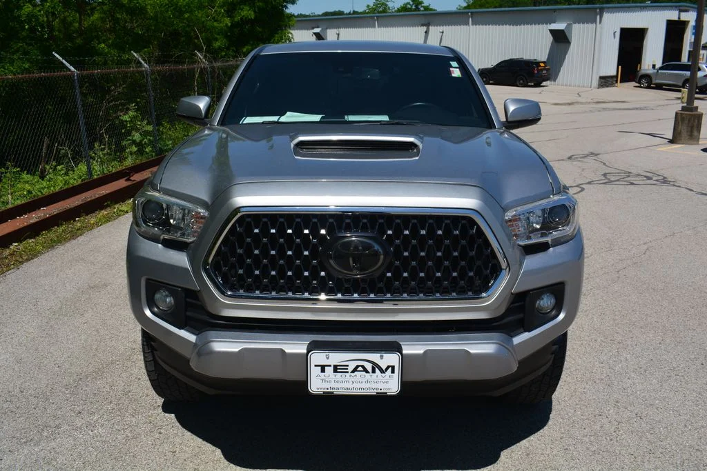 2018 Toyota Tacoma TRD Sport - Photo 2