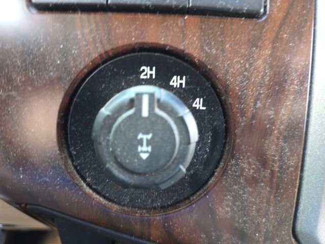 Used 2013 White Ford Lariat image 19