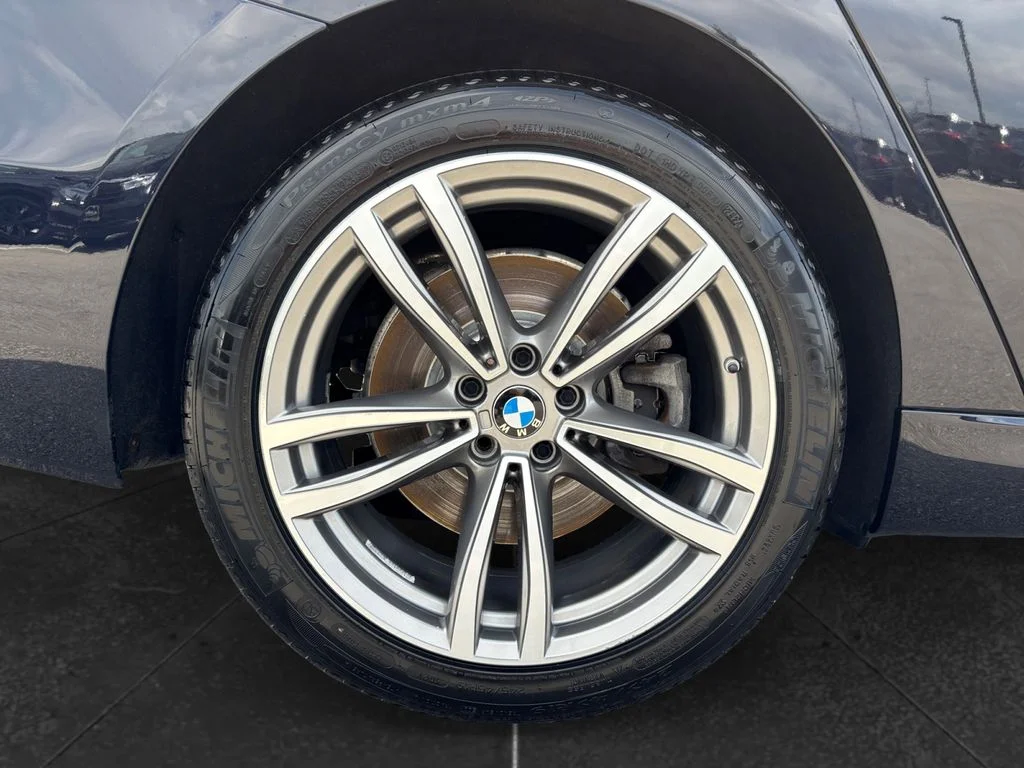 Used 2018 Black BMW 640 Gran Turismo i xDrive image 9
