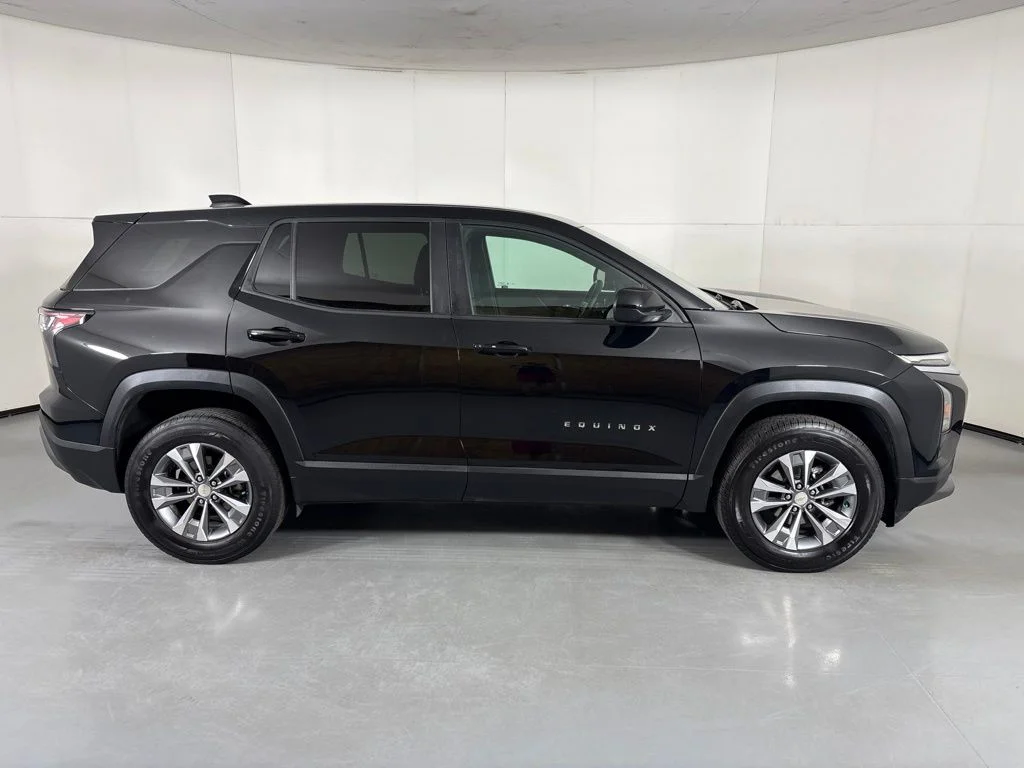 Used 2025 Black Chevrolet LT image 9