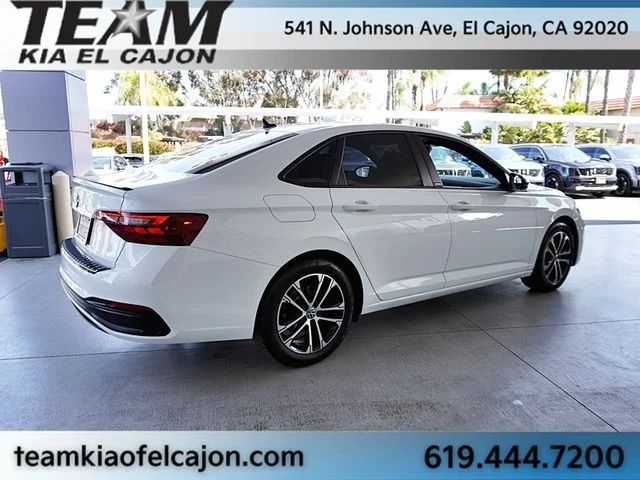 Used 2024 White Volkswagen 1.5T Sport image 8
