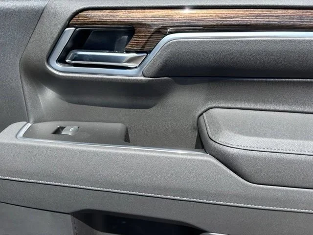 New 2026 Summit White GMC SLE image 21