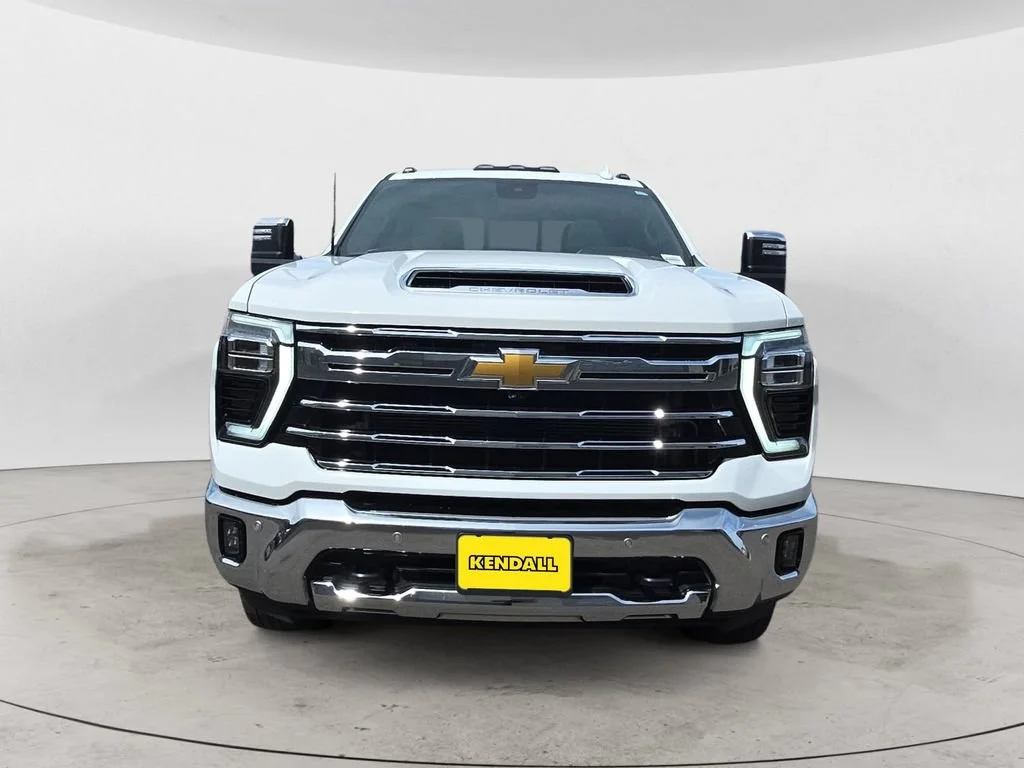 Used 2024 Summit White Chevrolet LTZ DRW image 3
