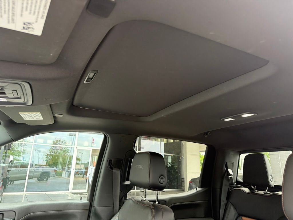 Used 2020 White GMC AT4 image 8