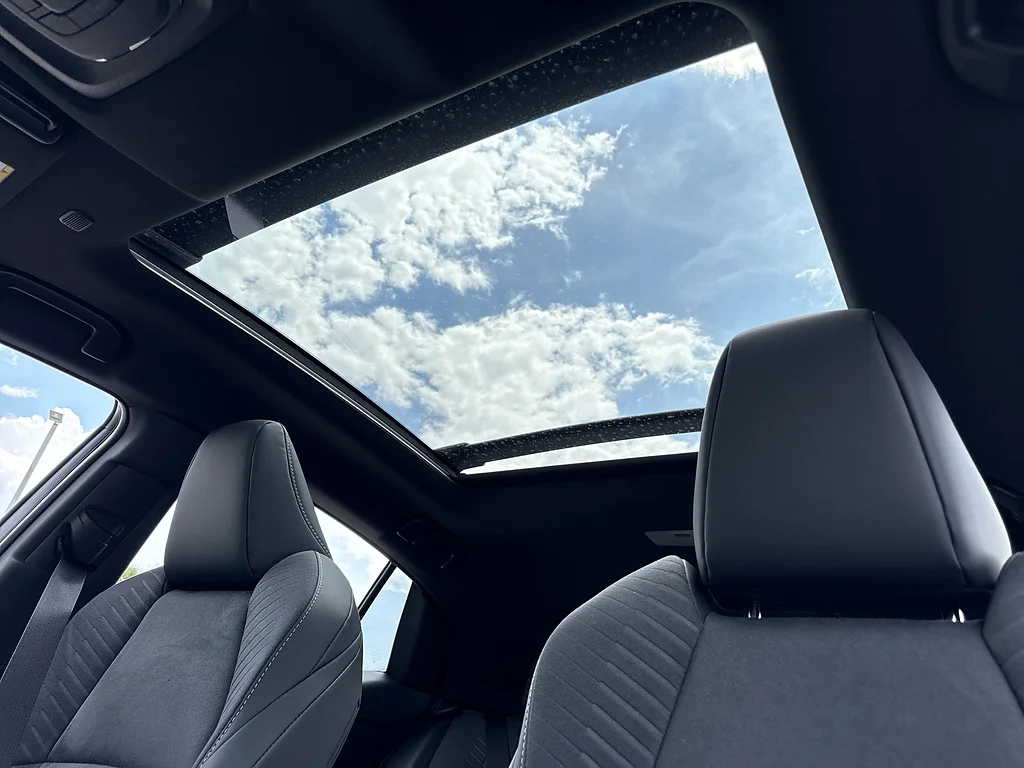 New 2026 Wind Chill Pearl w/Midnight Black Metallic Roof Toyota XSE image 6