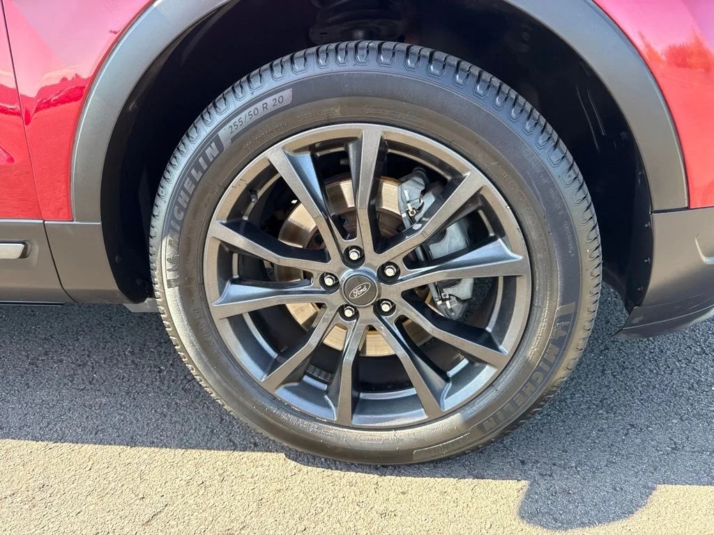 Used 2019 Ruby Red Metallic Ford XLT image 26