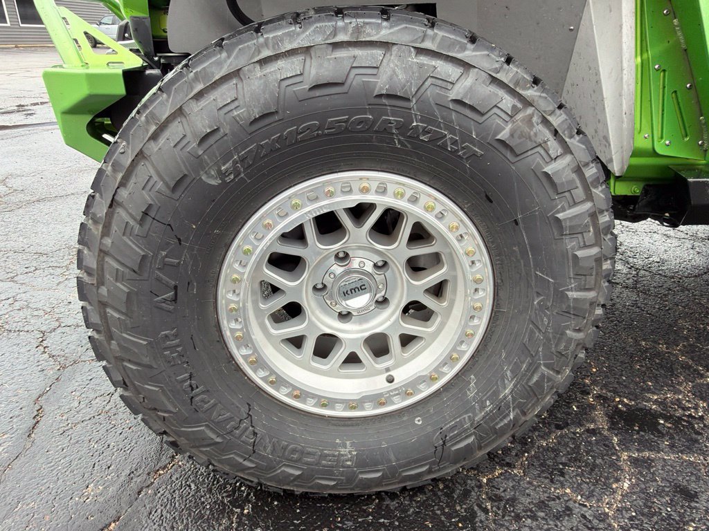 Used 2025 Green Jeep Sport S image 13