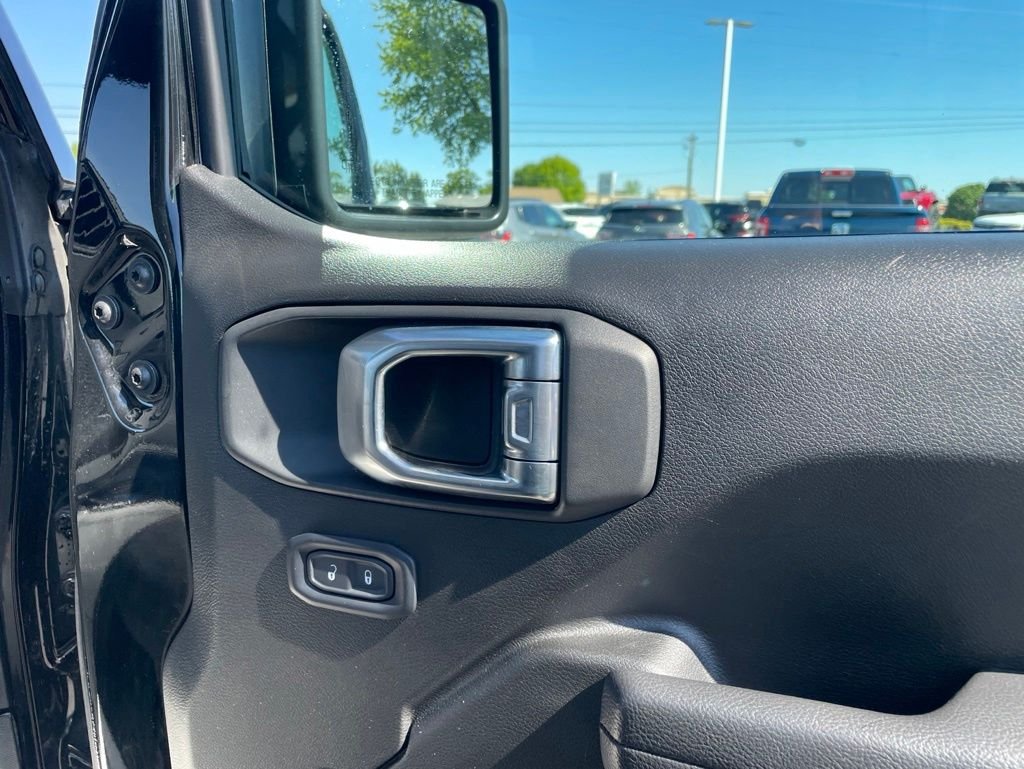 Used 2025 Black Jeep Rubicon image 36