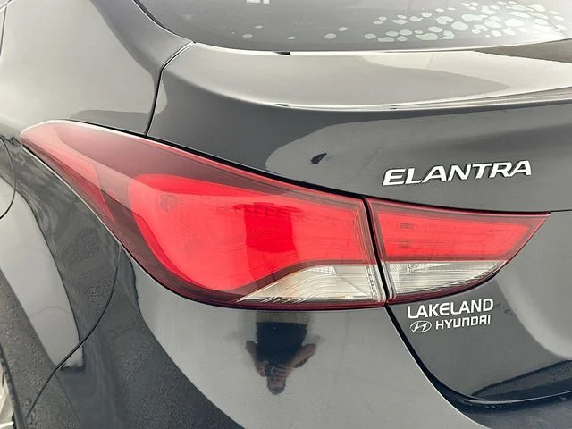 Used 2014 Black Hyundai SE image 22