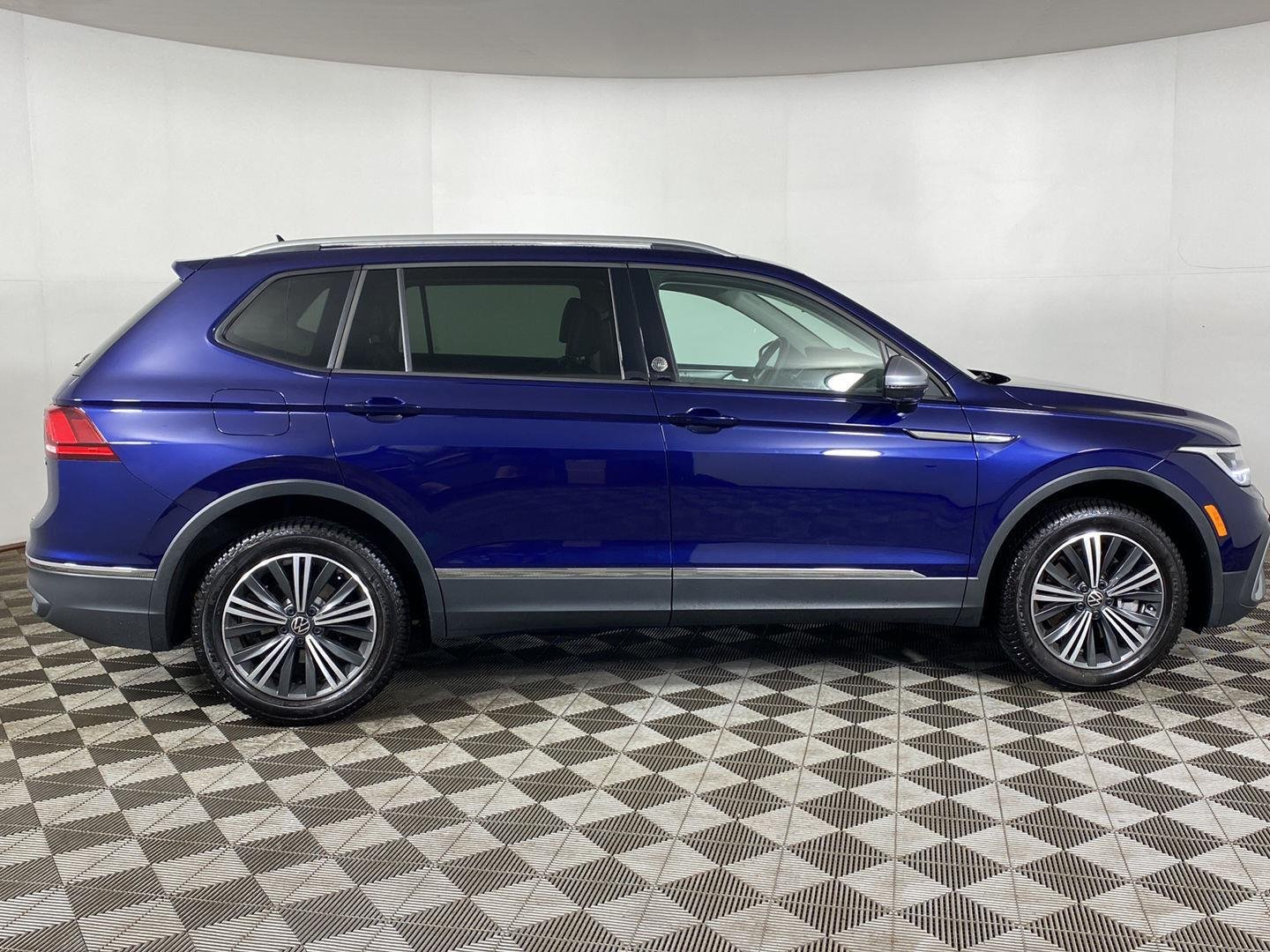 Used 2024 Atlantic Blue Metallic Volkswagen SE image 24