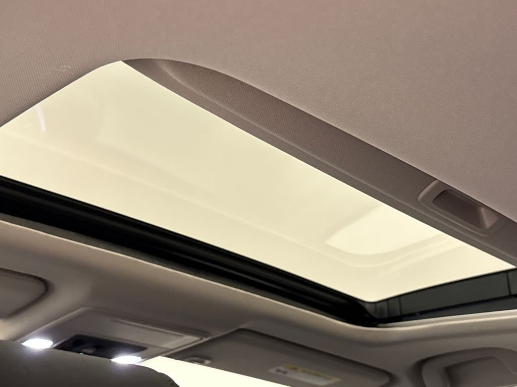 2026 Honda Accord Hybrid EX-L - Photo 12