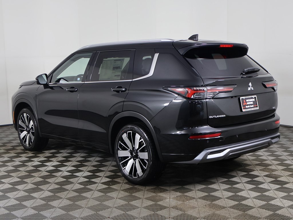 Used 2025 Black Mitsubishi SEL image 12