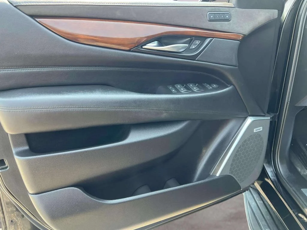 Used 2019 BLACK RAVEN Cadillac Premium Luxury image 25