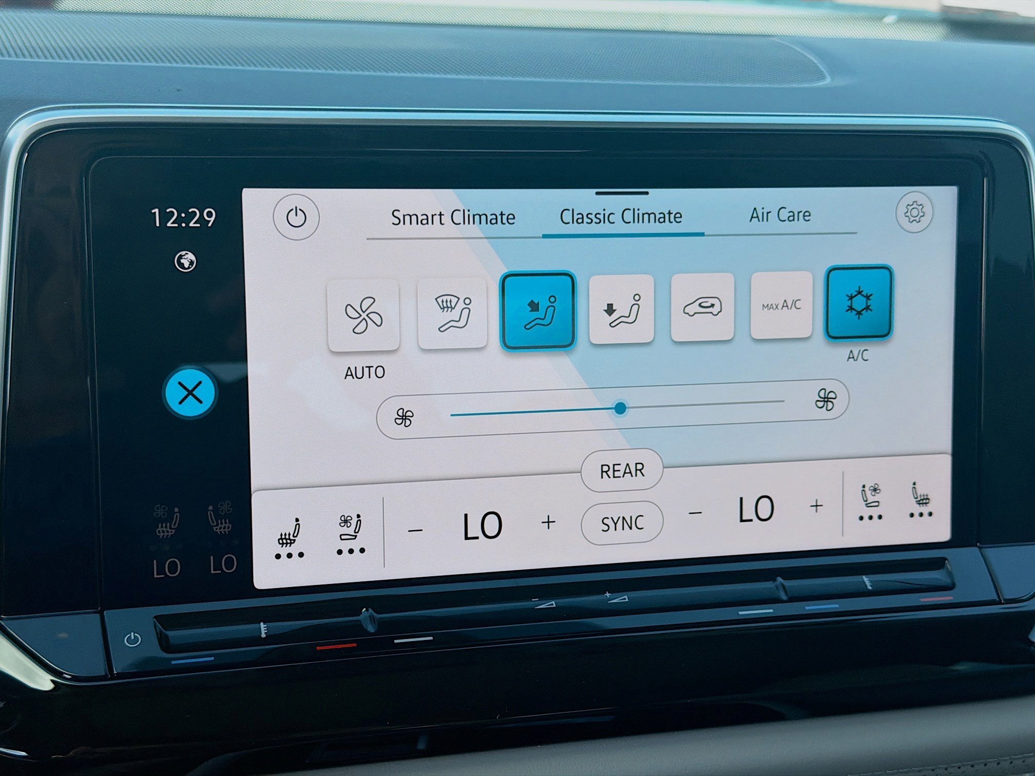 2026 Volkswagen Atlas SE w/Tech - Photo 14