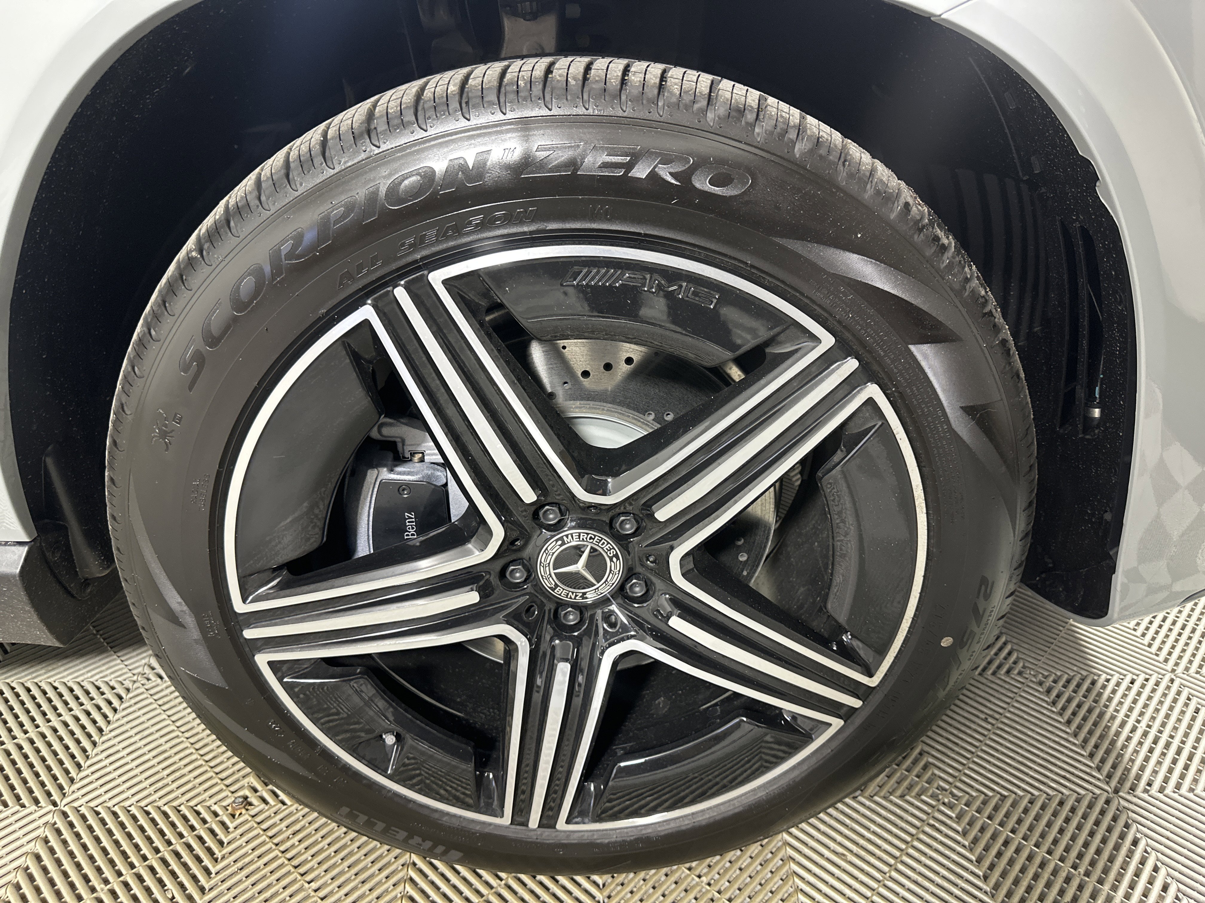New 2026 MANUFAKTUR Alpine Grey Mercedes-Benz GLE 450 image 27