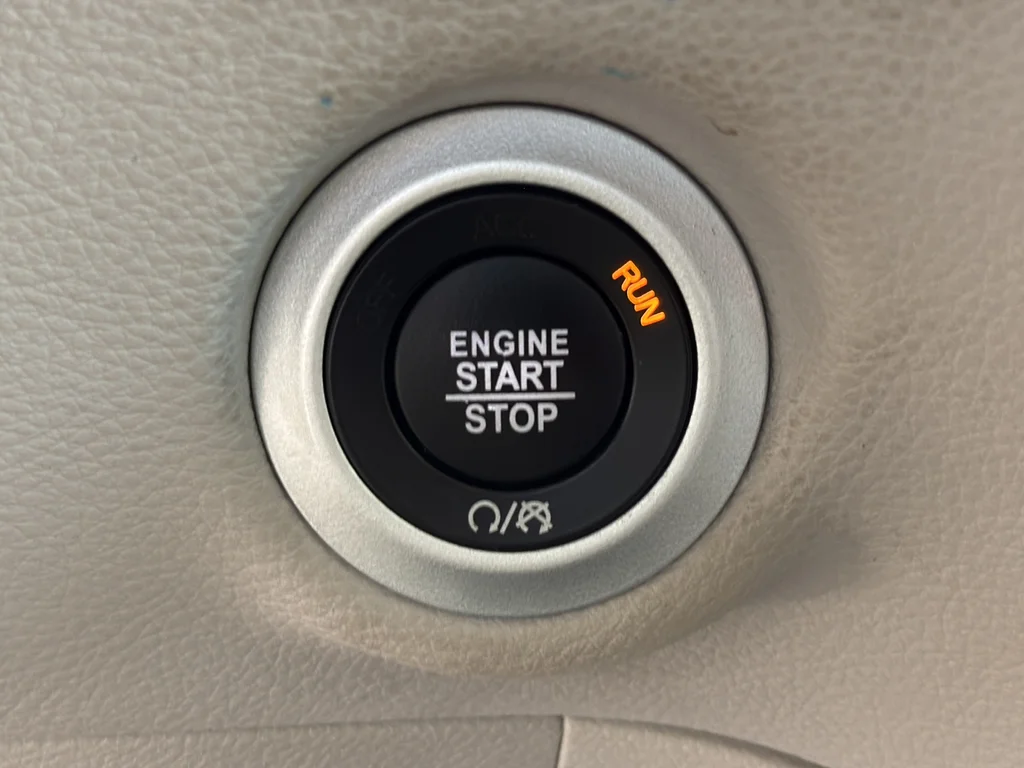 Used 2023 White Chrysler Limited image 11