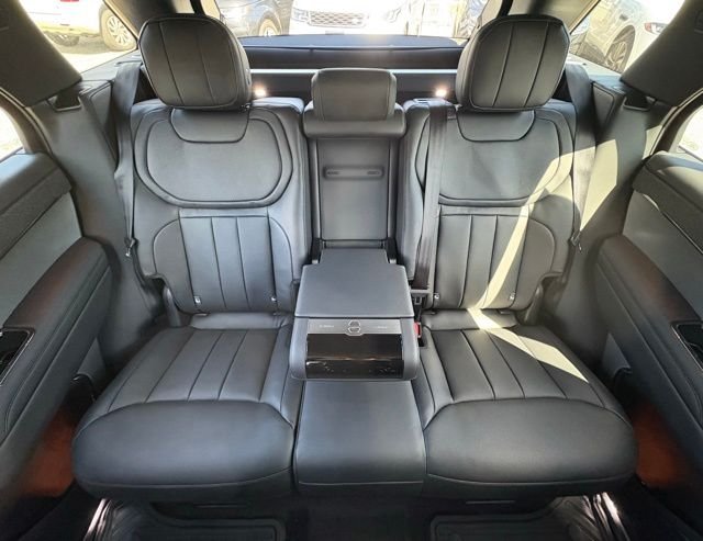 New 2026 Ostuni Pearl White Land Rover Dynamic SE image 37