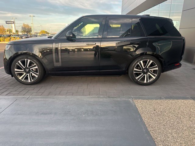 Used 2023 Black Land Rover SE image 8