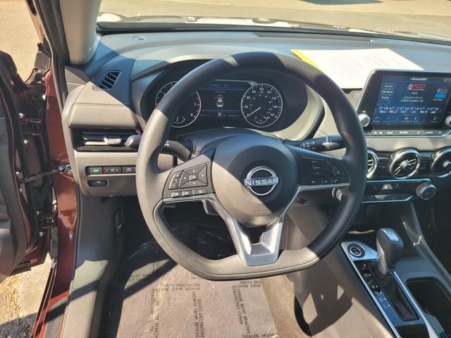Used 2025 Red Nissan SV image 30