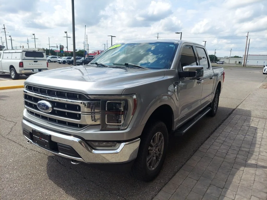 Used 2021 Silver Ford Lariat image 4