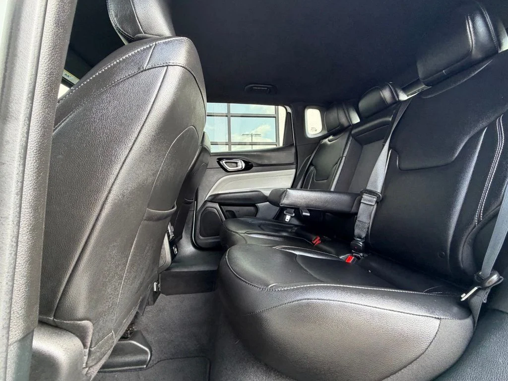 Used 2025 White Jeep Limited image 22
